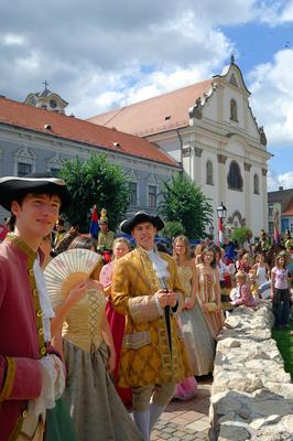 Váci Világi Vigalom a város főterén-stock-foto