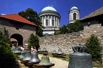 Harang gyűjtemény az Esztergomi Vármúzeumban-stock-foto