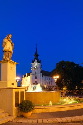 Kaposvár belvárosa (Kossuth tér)-stock-photo