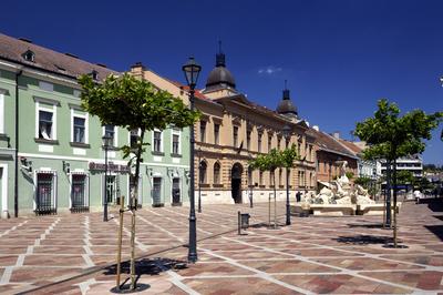 Esztergom felújított belvárosa-stock-foto