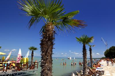 Siófok, a nagystrand (Siófok Beach)-stock-foto