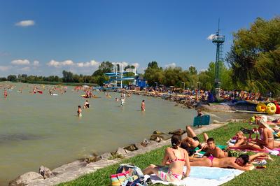 Fonyód - szabadstrand-stock-foto