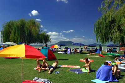Fonyód - szabadstrand-stock-foto