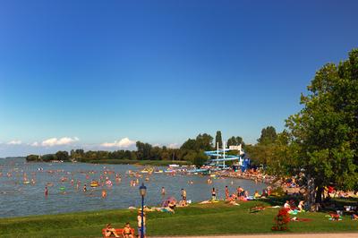 Fonyód - szabadstrand-stock-foto