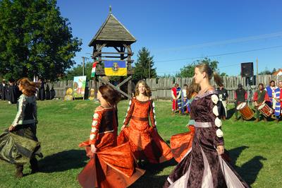 Hadijátékok a fonyódi palánkvárban-stock-foto