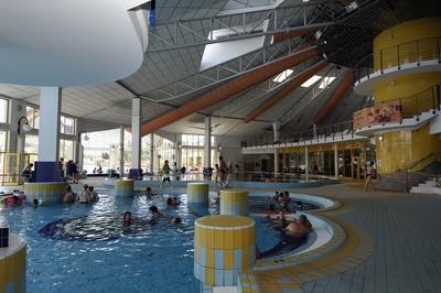 Sárvári Gyógy- és Wellnessfürdő-stock-foto