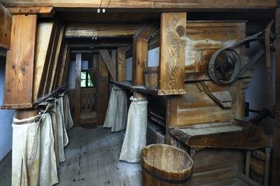 Velem, vízimalom (Schulter malom)-stock-foto