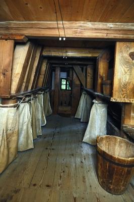 Velem, vízimalom (Schulter malom)-stock-foto