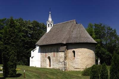 Nagylózs, Szent István római katolikus temetőkápolna-stock-foto