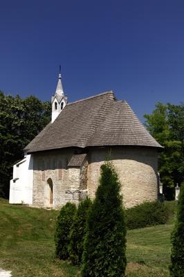 Nagylózs, Szent István római katolikus temetőkápolna-stock-foto