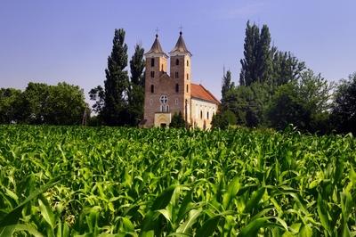 Árpás, Szent Jakab apostol templom-stock-photo