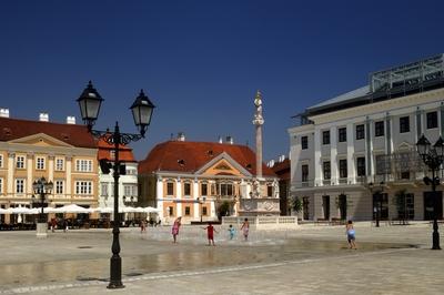 Győr, Széchenyi tér-stock-foto