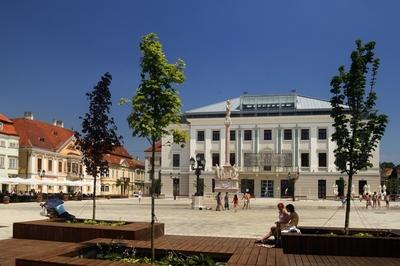 Győr, Széchenyi tér-stock-foto