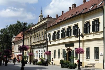 Kaposvár sétáló utcája (Fő utca)-stock-foto