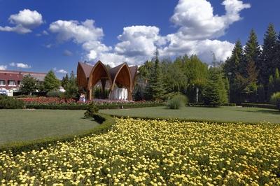 Zalakaros, zenepavilon - Dísz tér-stock-foto