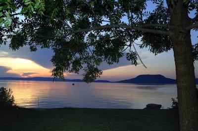 Balatoni naplemente Fonyódon-stock-foto