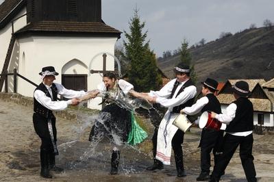 Hollókői Húsvéti Fesztivál-stock-foto