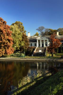 Szarvas, a Bolza-kastélya Holt-Körös partján-stock-foto