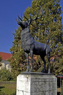 Szarvas, a város jelképévé vált Szarvas szobor-stock-foto