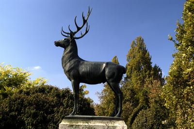 Szarvas, a város jelképévé vált Szarvas szobor-stock-foto