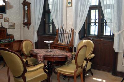 Gyula, Ladics ház-stock-foto