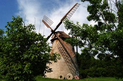 Békéscsaba, szélmalom a Gabonamúzeumban-stock-foto
