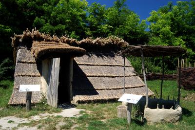 Tiszaalpár, Árpád-kori falurekonstrukció-stock-foto