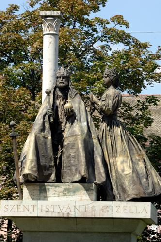 Szeged, Szent István és Boldog Gizella szobra-stock-foto