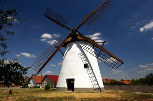A Szeged-Kiskundorozsmai szélmalom-stock-foto
