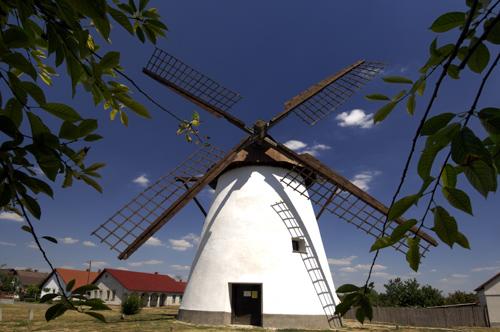 A Szeged-Kiskundorozsmai szélmalom-stock-foto