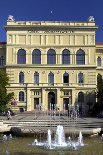 Szeged, zenélő szökőkút a Dugonics téren-stock-foto