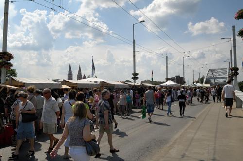 Szegedi Hídivásár-stock-foto