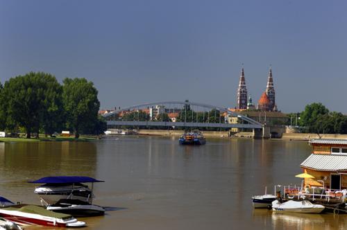Szeged látképe a Tisza folyóval-stock-foto