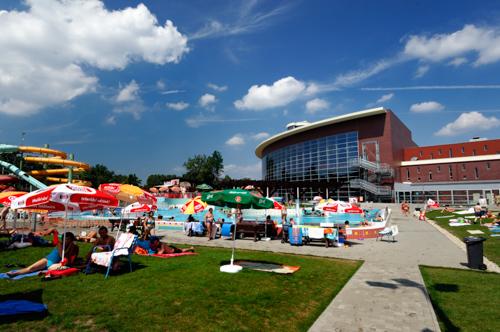 Szeged, Napfényfürdő Aquapolis-stock-foto