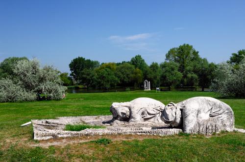 Ópusztaszer, Aratópár szobor-stock-foto