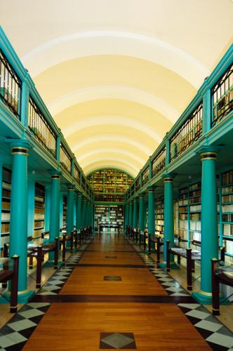 A Debreceni Református Kollégium Nagykönyvtára-stock-foto