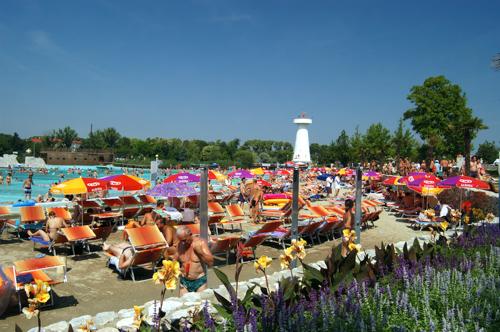 Hajdúszoboszló, Hungarospa Strand- és Gyógyfürdő-stock-photo