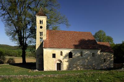 Mánfa, Árpád-kori Sarlós Boldogasszony templom-stock-foto