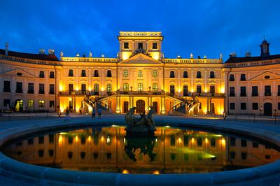 Fertőd, az Esterházy-kastély és parkja-stock-photo