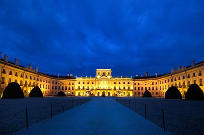 Fertőd, az Esterházy-kastély és parkja-stock-photo