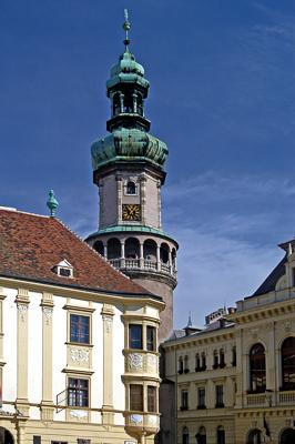 Sopron belvárosa a Tűztoronnyal-stock-foto