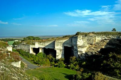 Fertőrákosi Kőfejtő és Barlangszínház-stock-foto