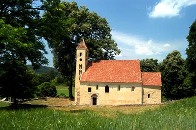 Mánfa, Árpád-kori Sarlós Boldogasszony templom-stock-foto