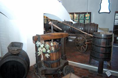 Tokaji Múzeum, Tokaj szőlője és bora kiállítás-stock-foto