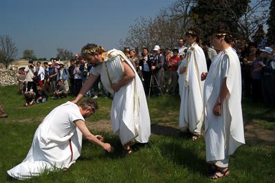 Tác, Flóra istennő ünnepe a Gorsium Régészeti Parkban-stock-foto