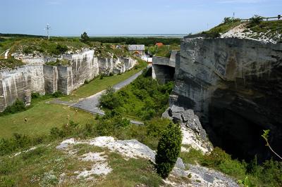 Fertőrákosi Kőfejtő és Barlangszínház-stock-foto