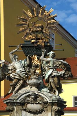 Győr, Frigyláda-szobor a Gutenberg téren-stock-foto