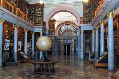 A Pannonhalmi Bencés Főapátság könyvtára-stock-foto