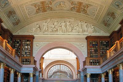 A Pannonhalmi Bencés Főapátság könyvtára-stock-foto