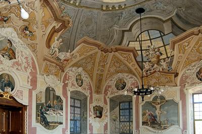 A Pannonhalmi Bencés Főapátság ebédlőterme-stock-foto